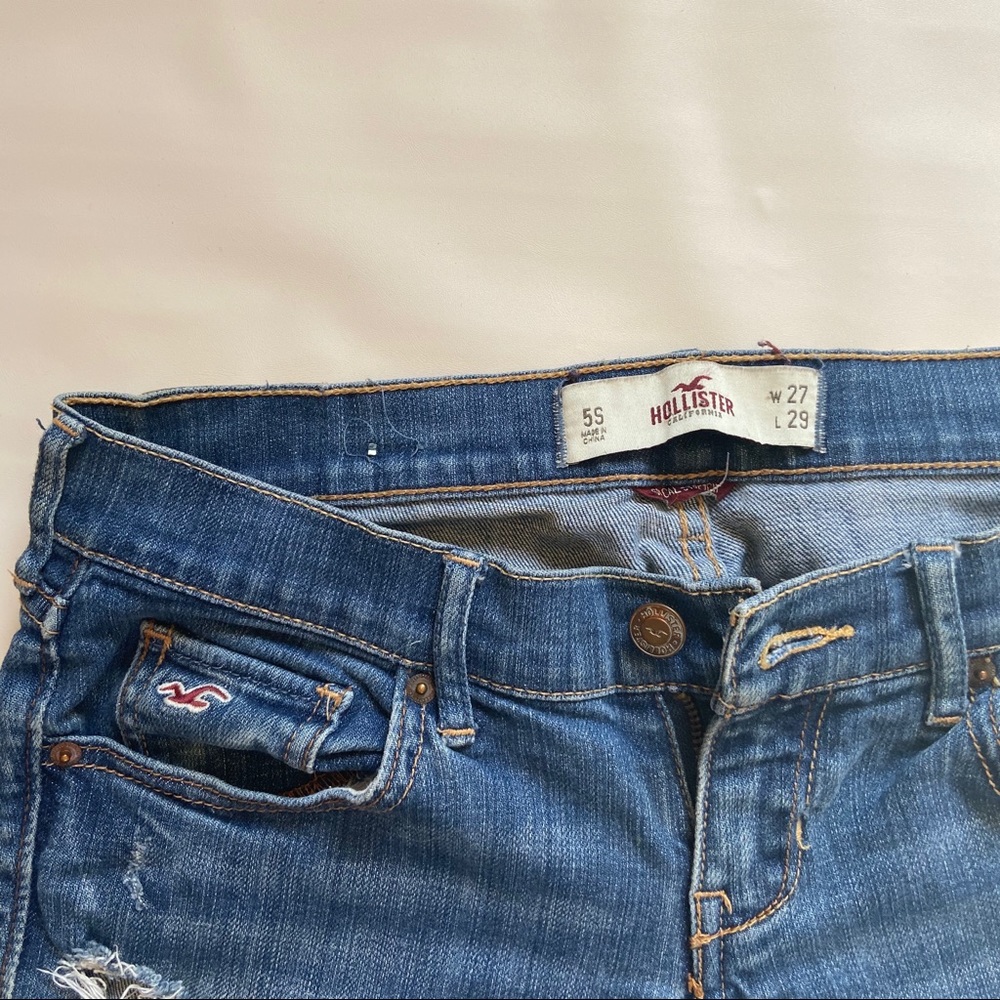 Hollister blue low rise ripped jeans!